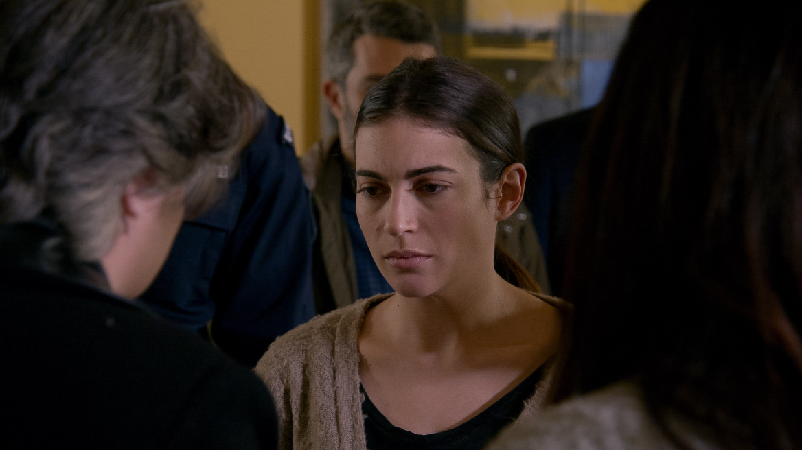 Παγιδευμένοι: Η Άννα βρίσκεται συντετριμμένη στη φυλακή