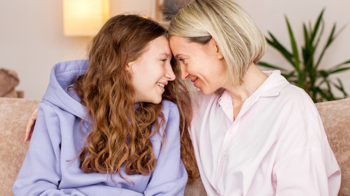 Εφηβεία: 10 tips για να μεγαλώσετε χαρούμενα παιδιά από τον πιο ευτυχισμένο λαό του κόσμου