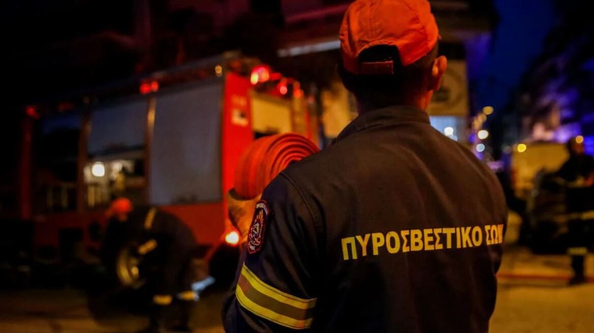 Έκρηξη εμπρηστικού μηχανισμού σε είσοδο πολυκατοικίας στο κέντρο της Αθήνας