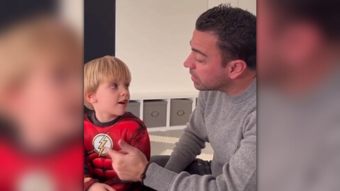 Tσάβι: Μαθαίνει τον ύμνο της Μπαρτσελόνα στον 4χρονο γιο του - Δείτε το βίντεο 