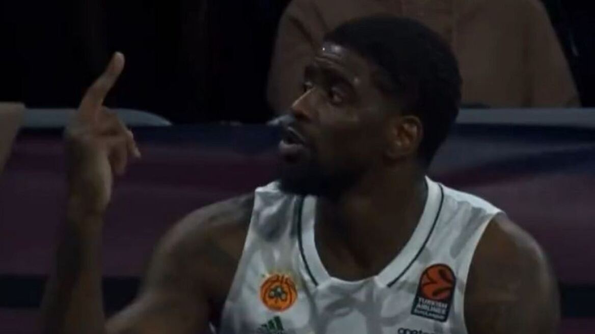 Μπασκόνια - Παναθηναϊκός: Άσεμνη χειρονομία του Μπέικον προς την εξέδρα 