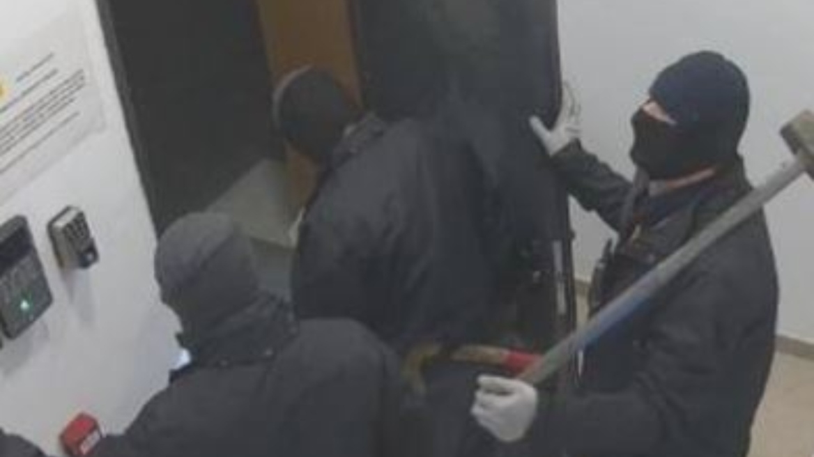 Ισπανία: Άρπαξαν επιχρυσωμένους δονητές και 25.000 ευρώ από εταιρεία με ερωτικά βοηθήματα