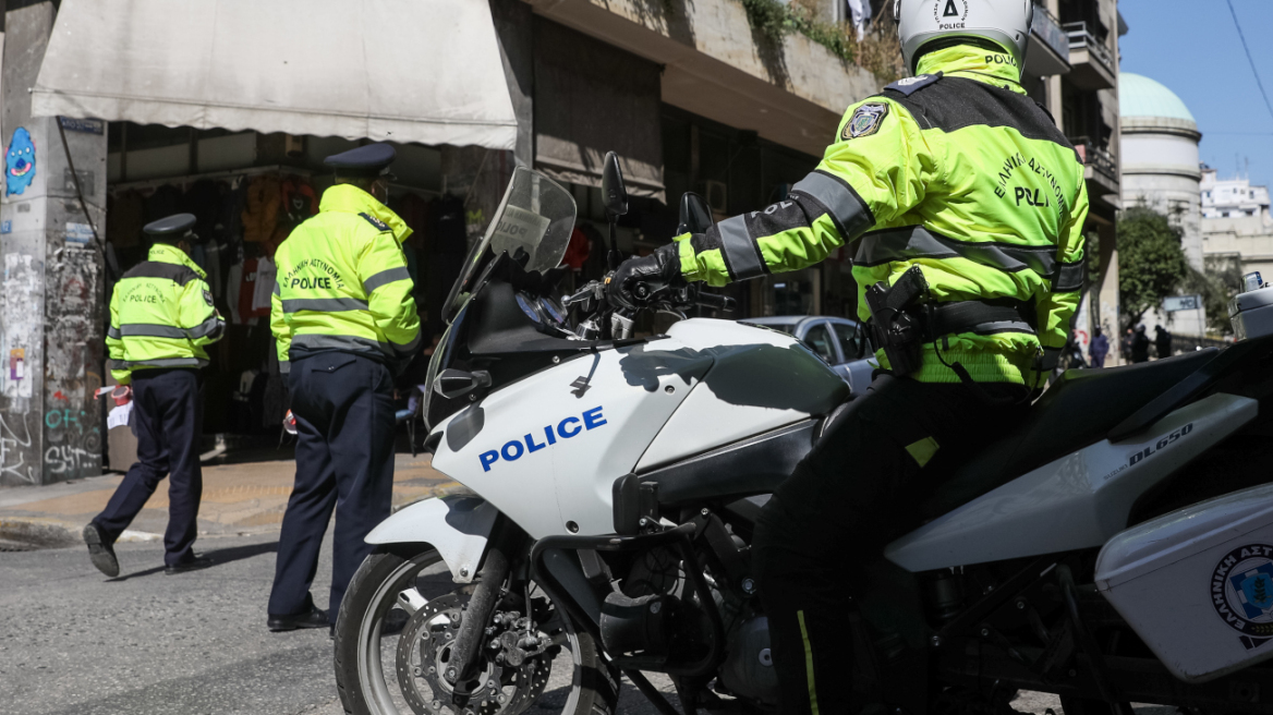 Παγκράτι: 29χρονος τραυμάτισε 87χρονη για μια χρυσή αλυσίδα - Προσφέρθηκε να την βοηθήσει με τα ψώνια