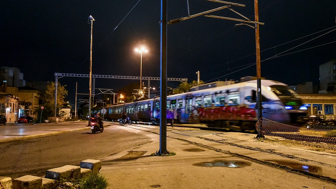 Με λεωφορεία στον προορισμό τους οι περίπου 100 επιβάτες αμαξοστοιχίας που ακινητοποιήθηκε στην Μαλακάσα