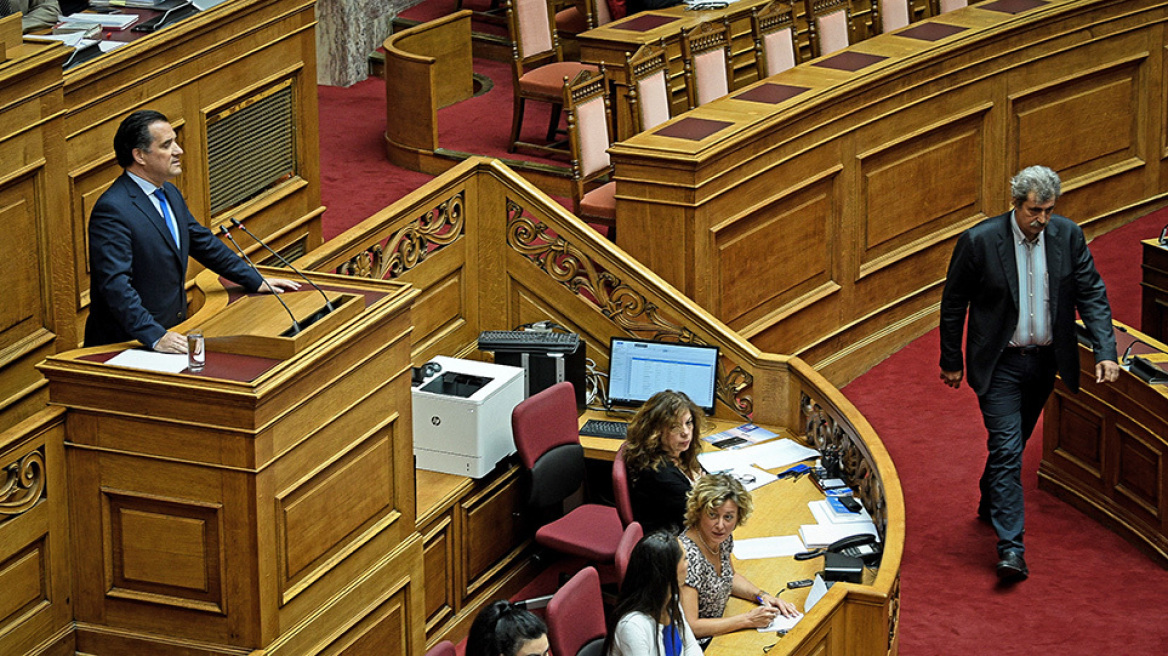 Κόντρα Άδωνι-Πολάκη για τις δηλώσεις Σπίρτζη - «Μετά αναρωτιέστε πώς έστησαν την σκευωρία Novartis»