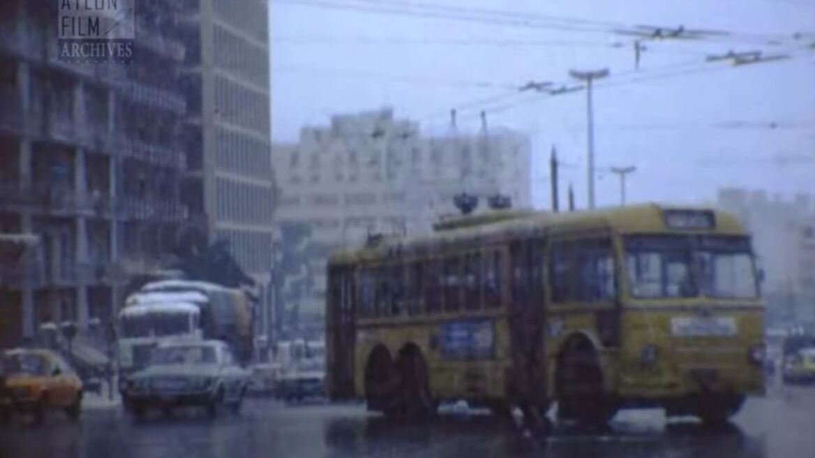 Η χιονισμένη Αθήνα το 1982 σε ένα βίντεο: «Ένας εκτεταμένος χιονιάς έφτασε στην πρωτεύουσα»