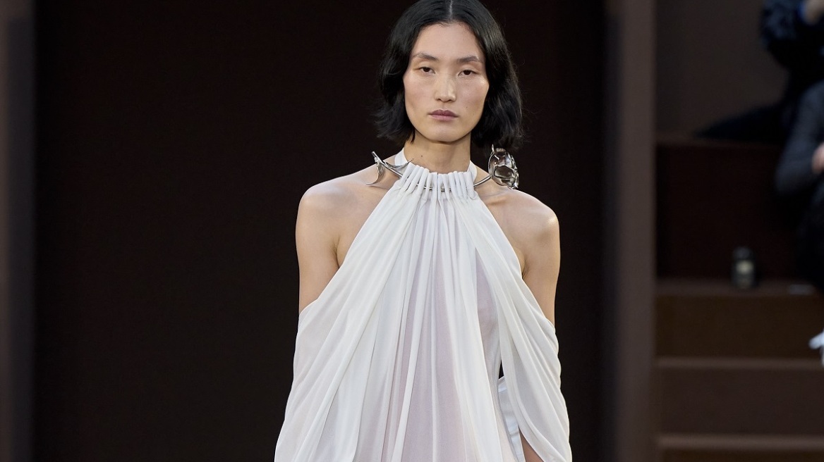 Οι πιο περίεργες μπότες του 2023 έρχονται από την Loewe