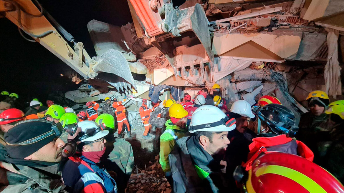 Σεισμός στην Τουρκία: Η Ελληνική Ομάδα Διάσωσης διαψεύδει τις απειλές από ένοπλους Τούρκους στην πόλη Αντιγιαμάν 