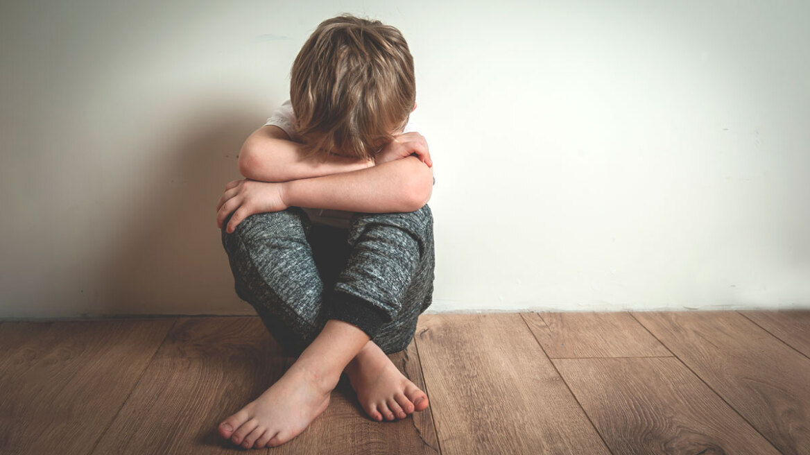 Σε δίκη παραπέμπονται 10 άτομα για τον βιασμό των δύο αδελφών στα Πετράλωνα