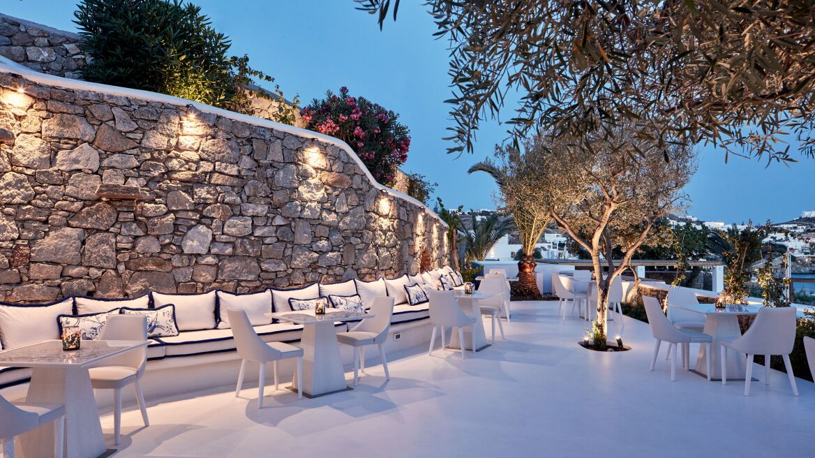 Το Katikies Mykonos υποδέχεται το Botrini’s Mykonos!