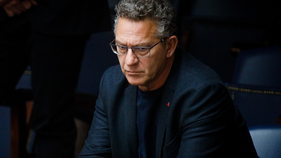 Αρβανίτης: Υπάρχει συγκάλυψη για τα Τέμπη - Να πάει στο δικαστήριο να καταθέσει ο κ. Καραμανλής