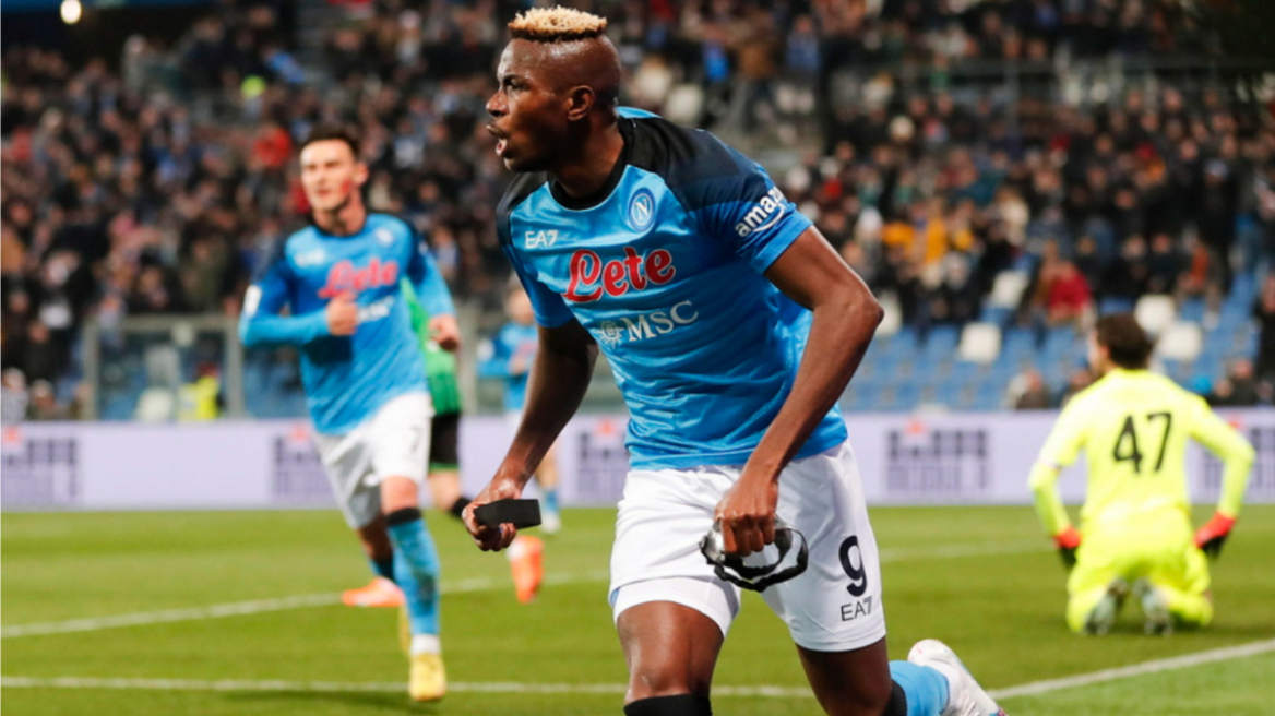 Serie A: Ιστορικός Οσιμέν στην 7η σερί νίκη της Νάπολι, 2-0 τη Σασουόλο - Δείτε τα γκολ