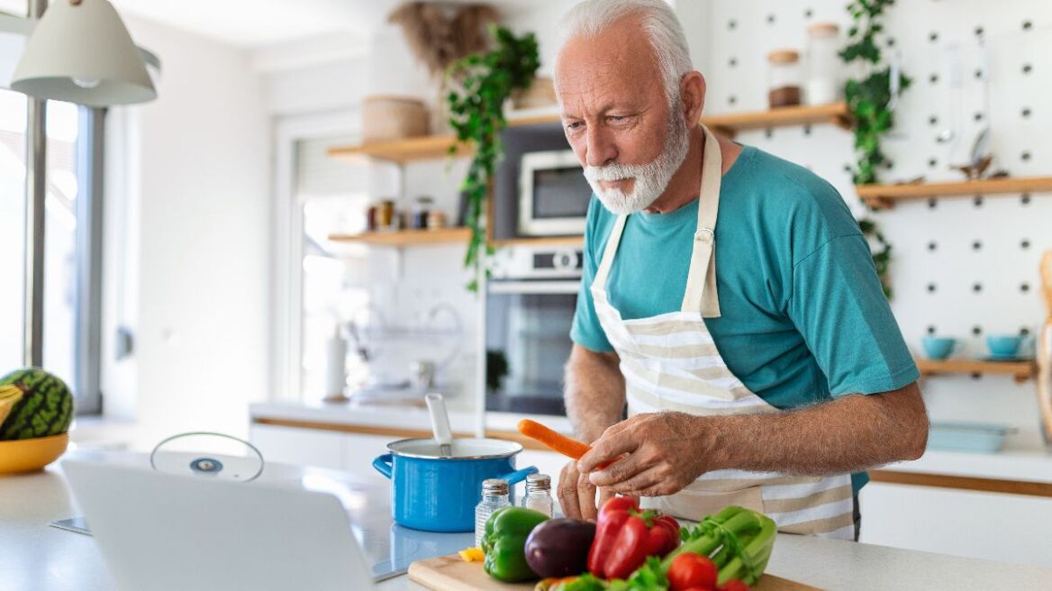 Καρκίνος Προστάτη: Η διατροφή που μειώνει πάνω από 50% τον κίνδυνο εξέλιξης και υποτροπής
