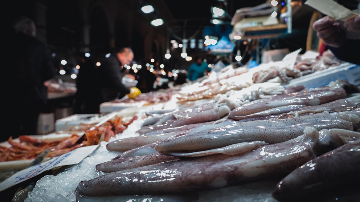 Καθαρά Δευτέρα: Πώς θα λειτουργήσουν σούπερ μάρκετ και εμπορικά καταστήματα - Το ωράριο για Ρέντη και Βαρβάκειο