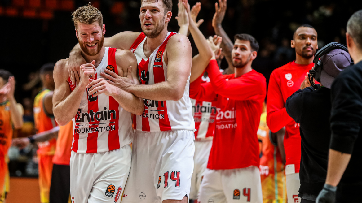 Μόνο ο Ολυμπιακός και η Εφές έχουν 4/4 νίκες στην Ισπανία σε μια σεζόν στη Euroleague 