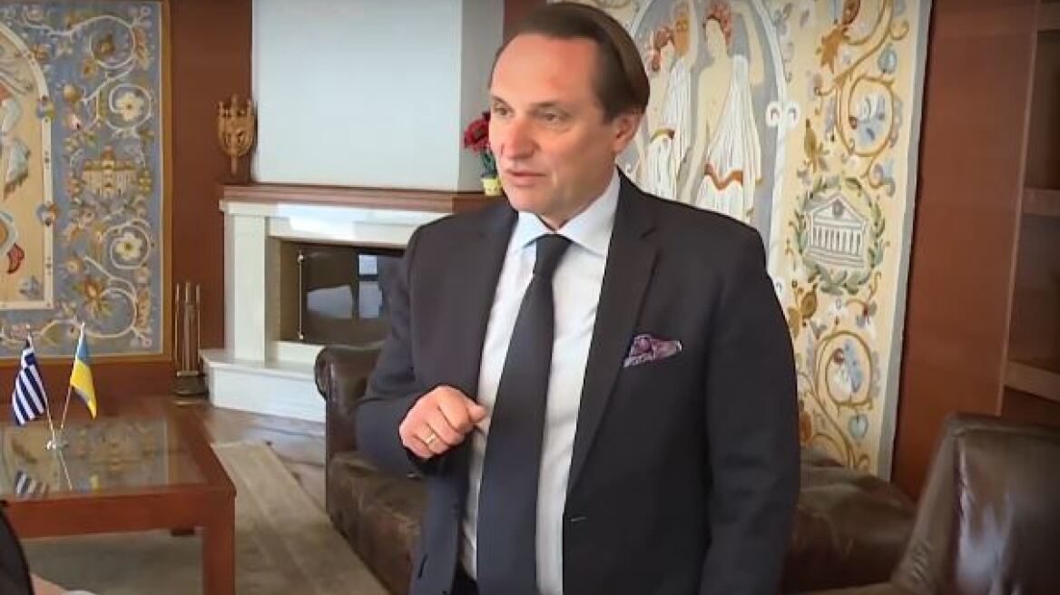 Ουκρανία: «Στη Μαριούπολη οι Ρώσοι τσιμεντώνουν ομαδικούς τάφους» λέει ο πρέσβης στην Αθήνα