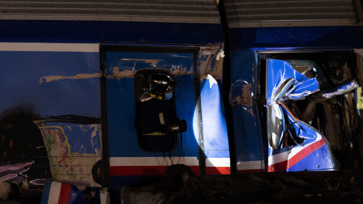 Σύγκρουση τρένων: Τηλέφωνα που μπορούν να επικοινωνούν οι συγγενείς 2410683175/76