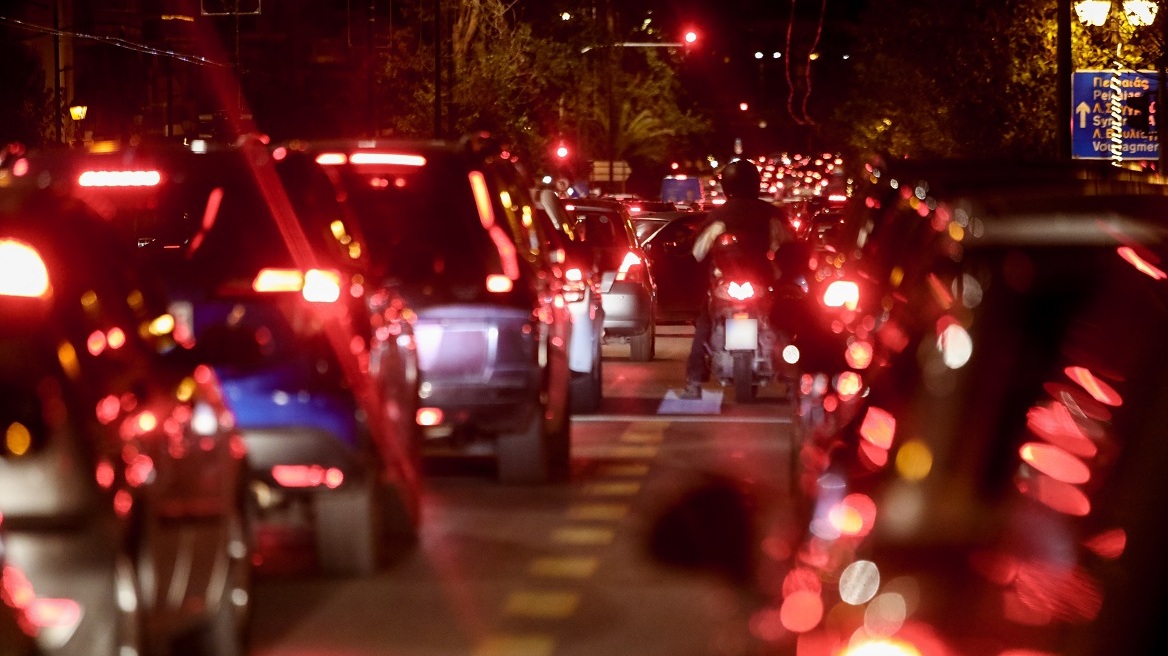 Κίνηση στους δρόμους: Ομαλοποιήθηκε η κυκλοφορία στο κέντρο της Αθήνας - Άνοιξε η άνοδος της Συγγρού