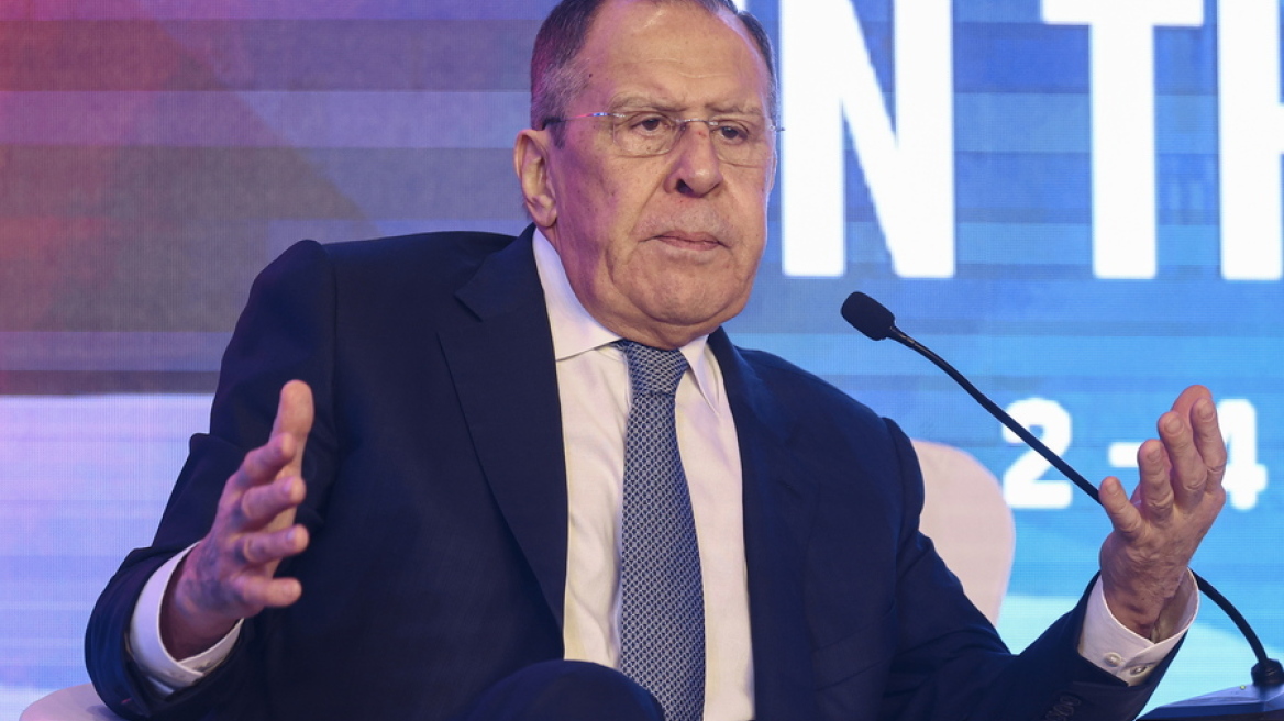 Λαβρόφ: Τα γέλια σε βάρος του όταν είπε ότι ο πόλεμος στην Ουκρανία «ξεκίνησε εναντίον μας»