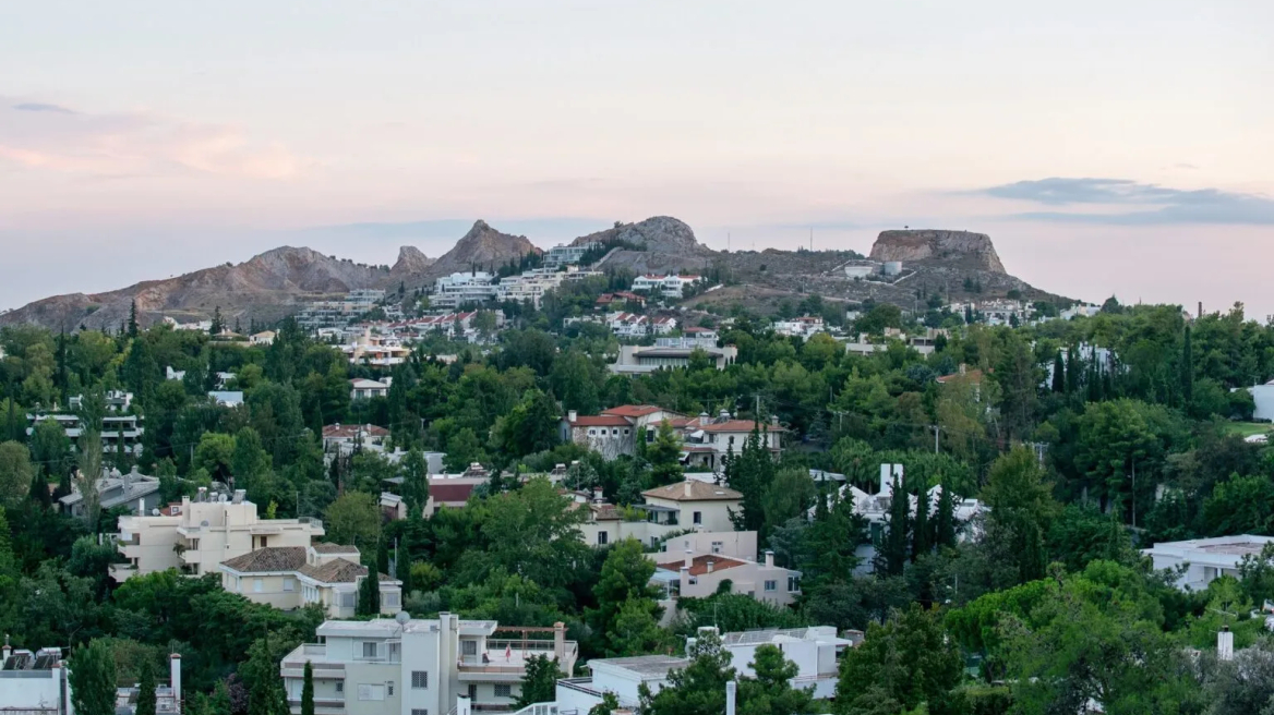 2 διαμερίσματα προς πώληση, στην Κηφισιά και στο Ψυχικό