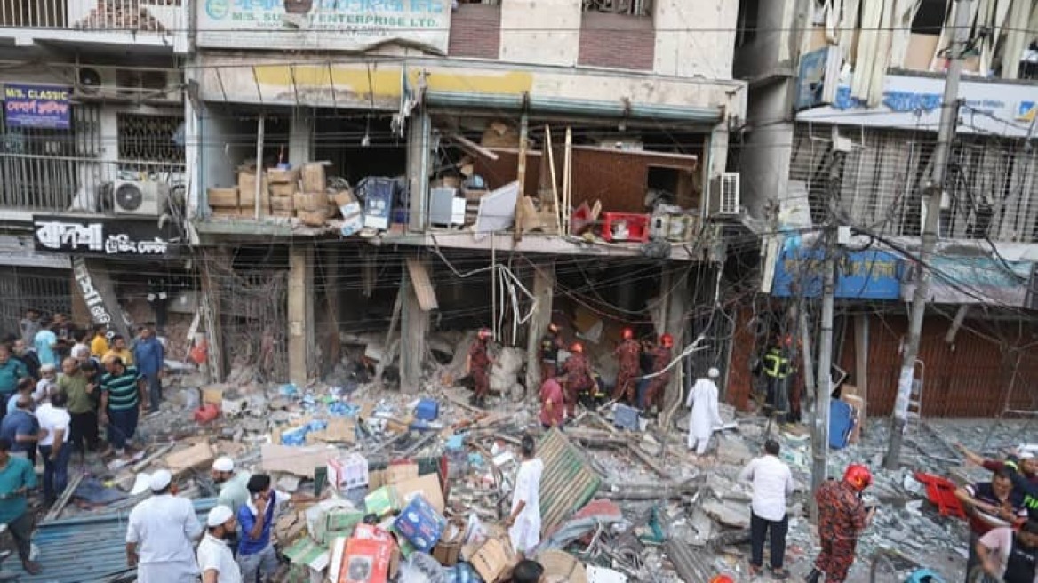 Μπαγκλαντές: Τουλάχιστον 15 νεκροί και δεκάδες τραυματίες από έκρηξη σε εμπορικό κτίριο