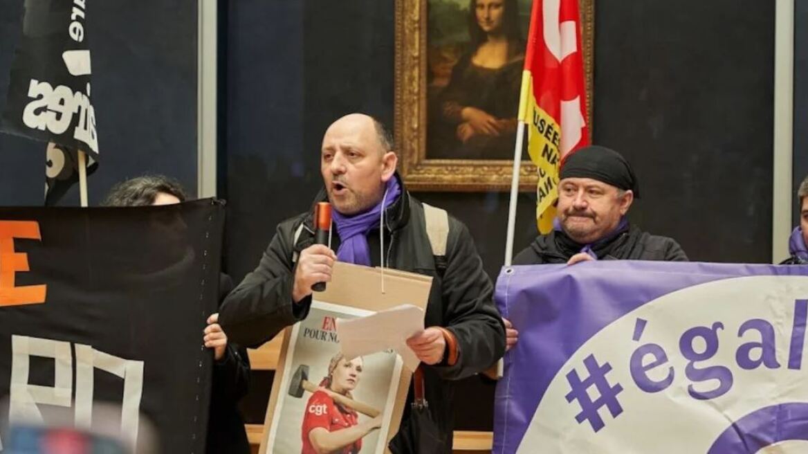 Γαλλία: Συνδικαλιστές εισέβαλαν στο Λούβρο και διαδήλωσαν μπροστά από τη... Μόνα Λίζα - Δείτε βίντεο