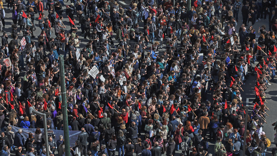 ΕΛΑΣ: Διαψεύδει τον τραυματισμό γυναίκας από αστυνομικούς στις χθεσινές συγκεντρώσεις
