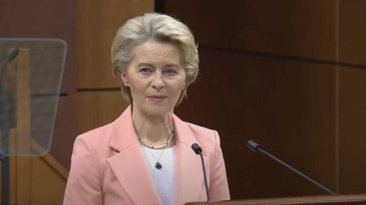 Ούρσουλα φον ντερ Λάιεν στη Ρωσία: Η ΕΕ δεν θα αποδεχθεί απειλές για την ασφάλειά της