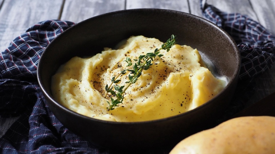 Πώς να φτιάξετε εύκολα πουρέ πατάτας χωρίς ξεφλούδισμα