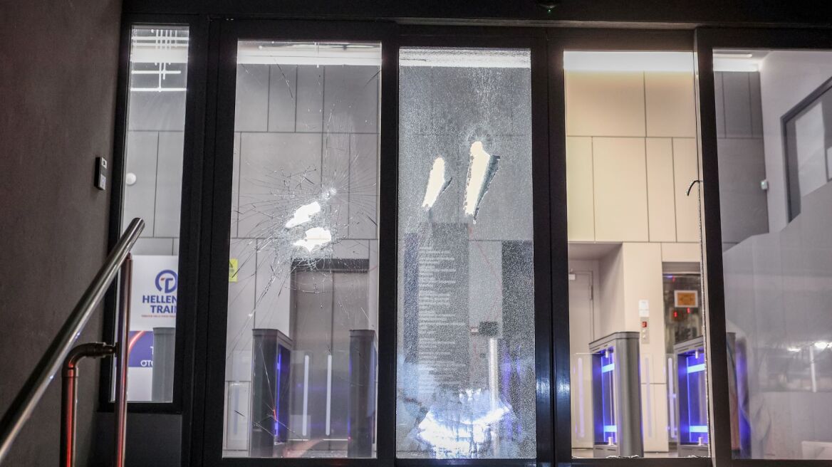 Επίθεση του «Ρουβίκωνα» στα γραφεία της Hellenic Train στη Συγγρού - Πέντε προσαγωγές (βίντεο + φωτό)