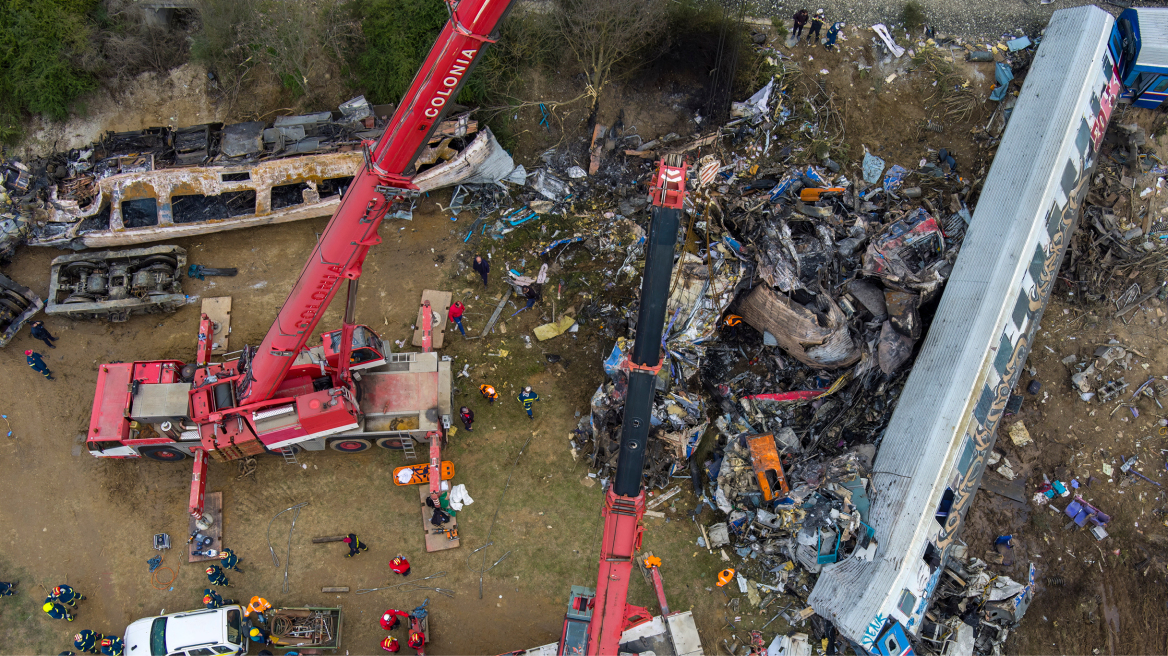 Σύγκρουση τρένων στα Τέμπη: Ορίστηκαν οι δύο εφέτες ανακριτές που θα ερευνήσουν την τραγωδία