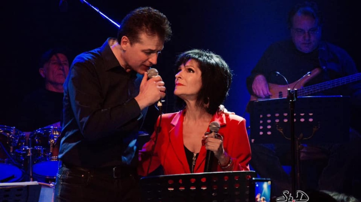 Η Σοφία Βόσσου συναντά τον Παύλο Καρποδίνη στο Γυάλινο Up Stage 