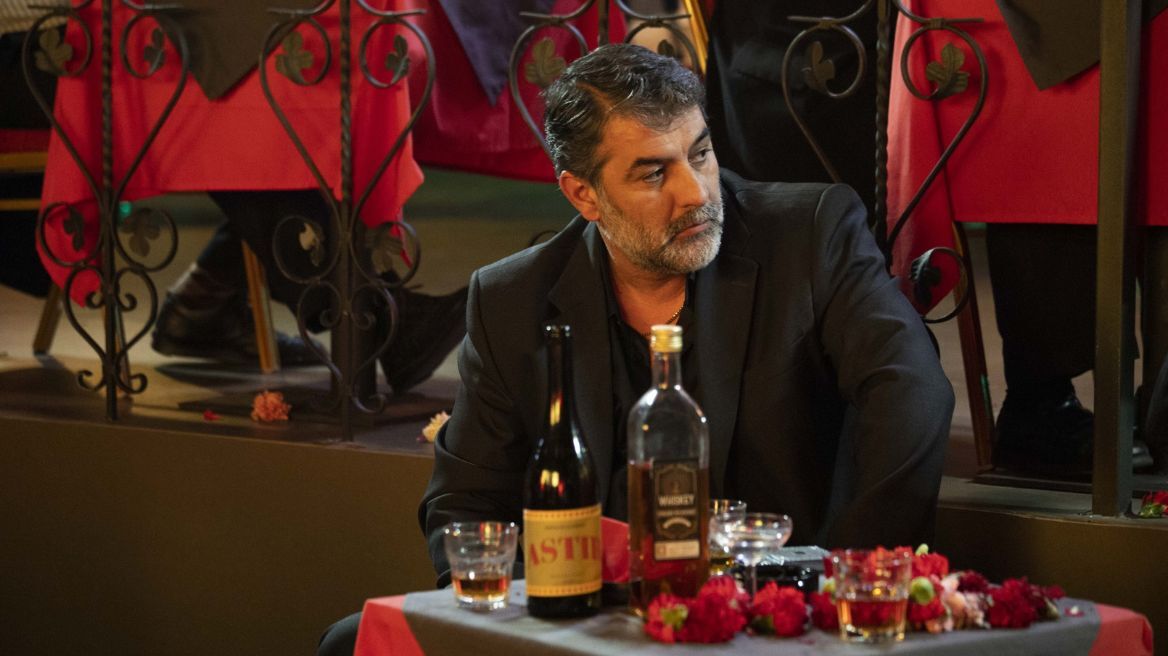 Αυτή η νύχτα μένει: Ο Στρατής τρέχει να βρει τη Ζέτα μετανιωμένος