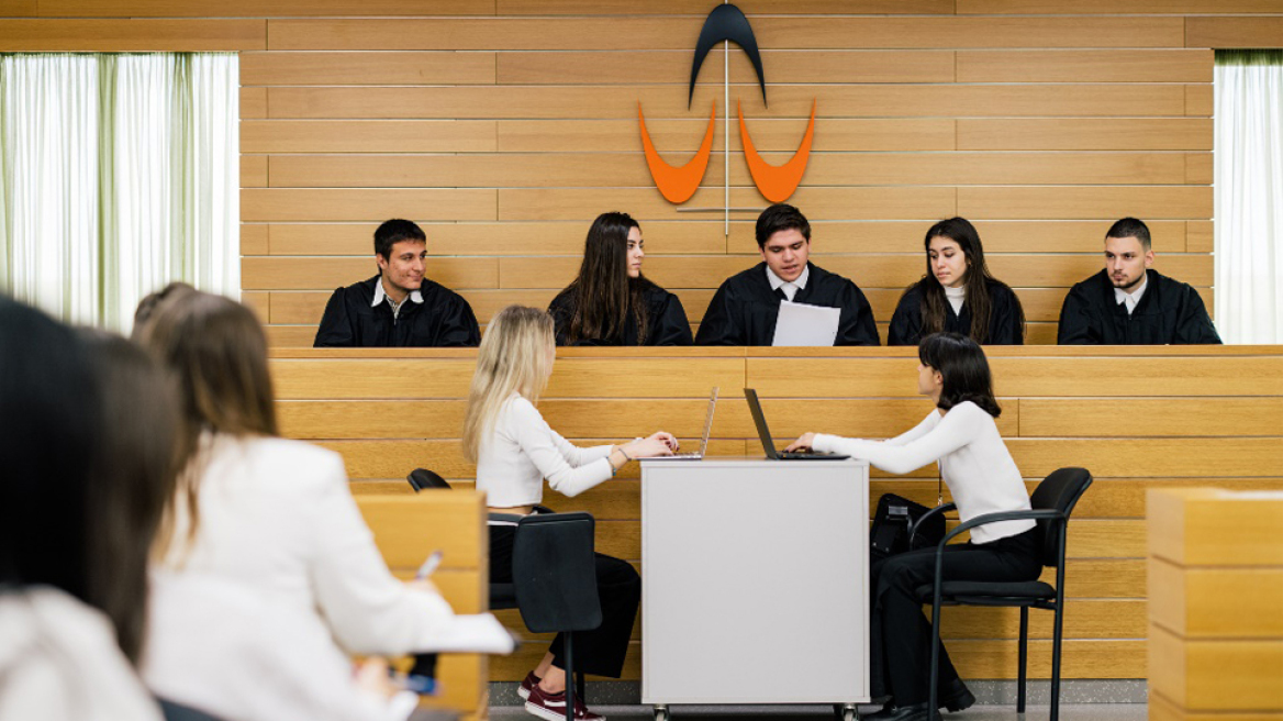  Νομικές σπουδές: Κορυφαία επιλογή για επαγγελματική εξέλιξη 
