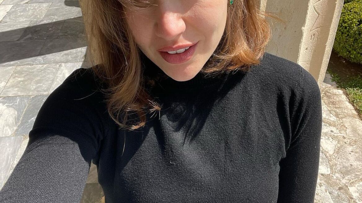 Πώς να συνδυάσετε την απόλυτη τάση της σεζόν στα τζιν, σαν την Κλέλια Ανδριολάτου