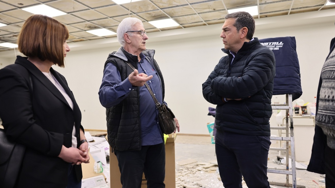 Λάρισα: Στέλεχος του ΣΥΡΙΖΑ και συνταξιούχος από το 2010 ο σταθμάρχης-«ξεναγός» του Τσίπρα στο κέντρο τηλεδιοίκησης