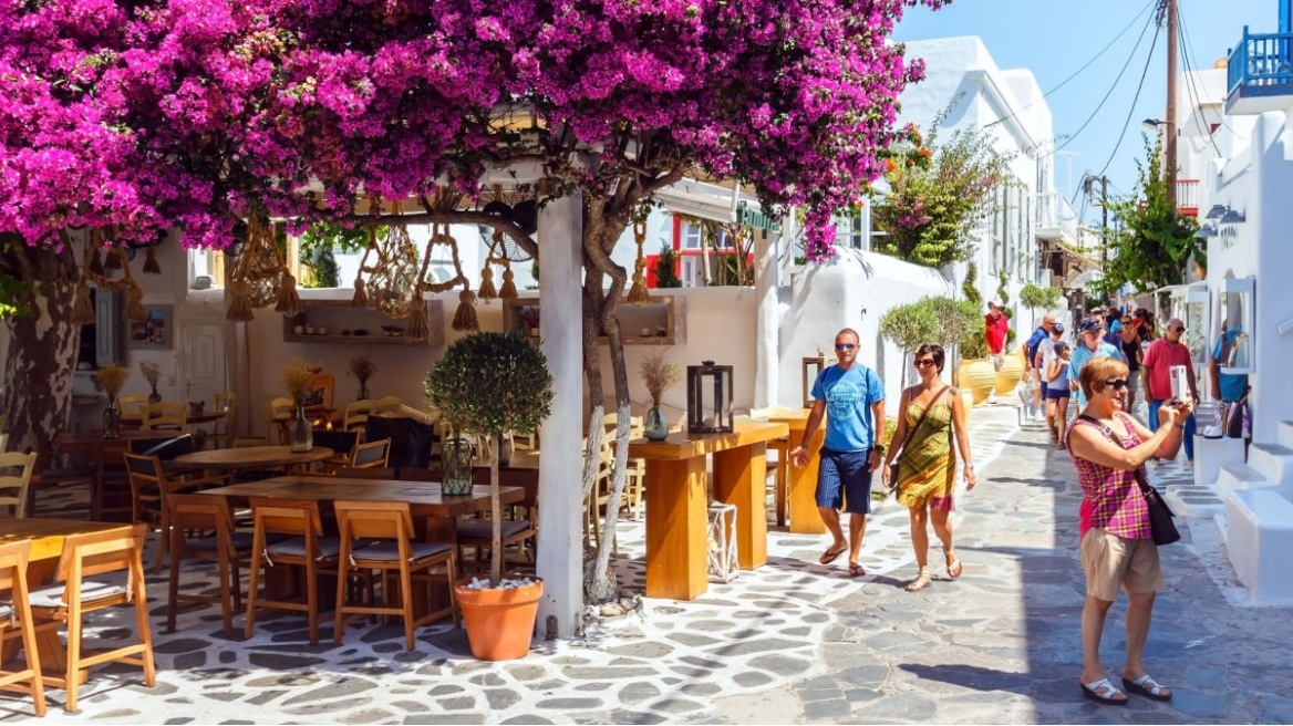 Τουρισμός: Νέα μέτρα στήριξης και παροχές φέρνει το επιπλέον 1 έως 1,5 δισ. από ΦΠΑ στον τουρισμό