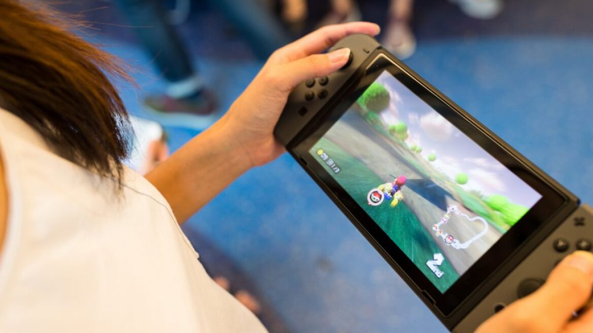 Nintendo Switch: Το απίστευτο παιχνίδι που μπορείς να παίξεις με ένα… χαρτί υγείας