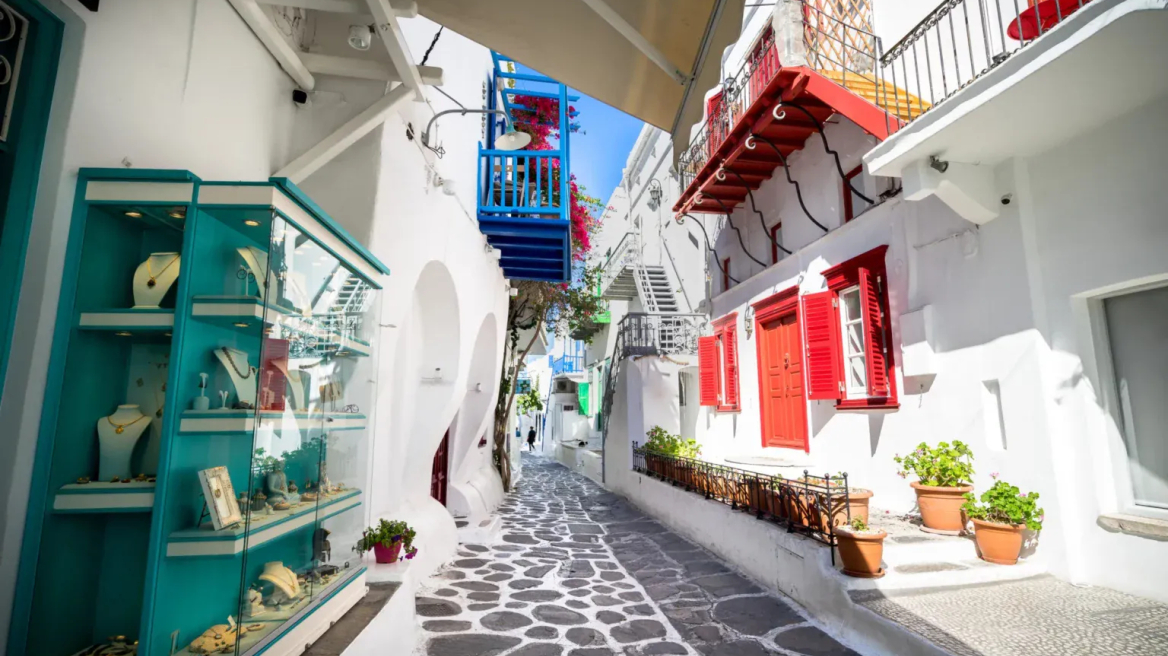 Τι αγοράζουν οι τουρίστες που έρχονται στην Ελλάδα