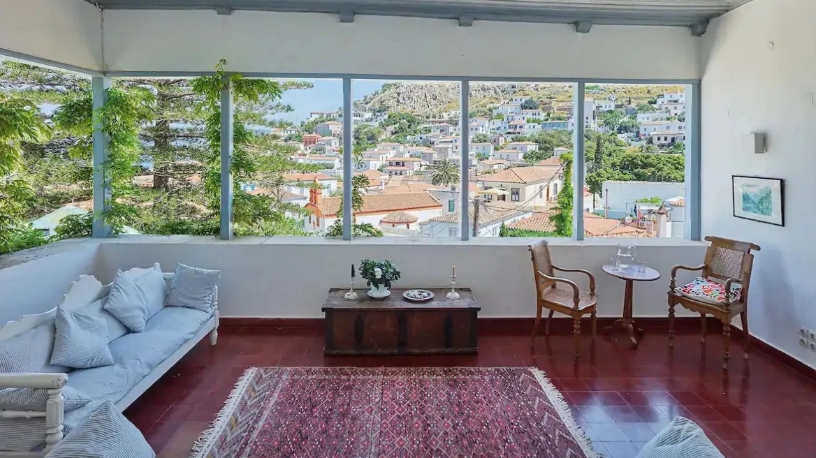 10 πανέμορφα Airbnb σε 5 νησιά μία ανάσα από την Αττική