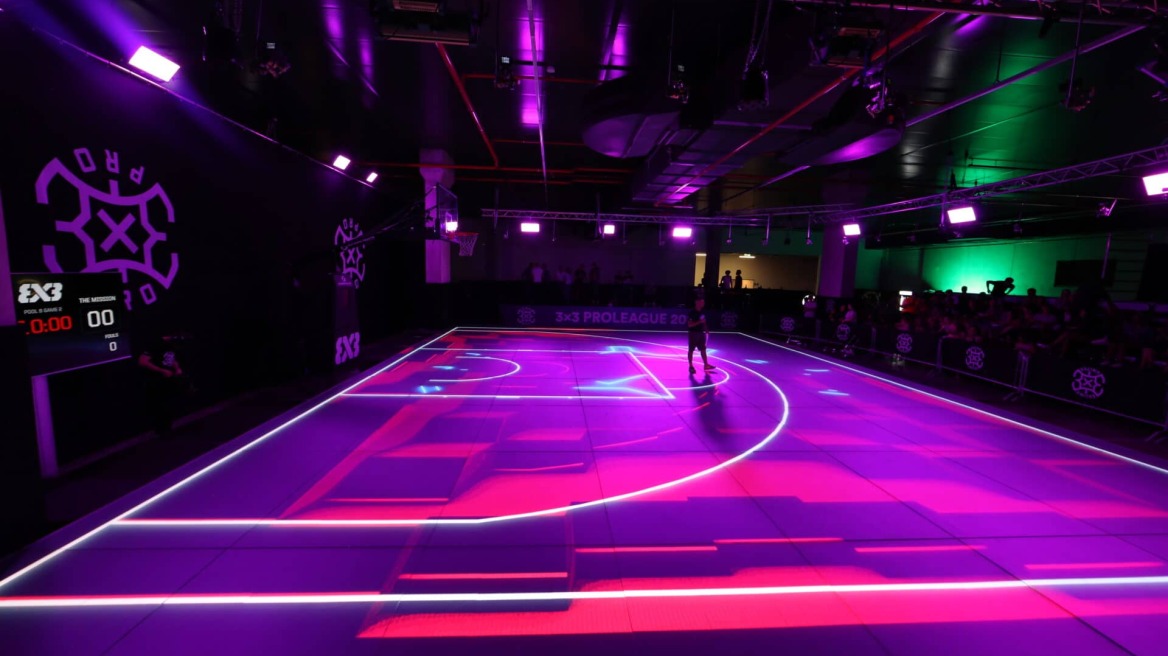 FIBA: Η νέα επανάσταση στο μπάσκετ έρχεται με το... γυάλινο δάπεδο  - Δείτε βίντεο