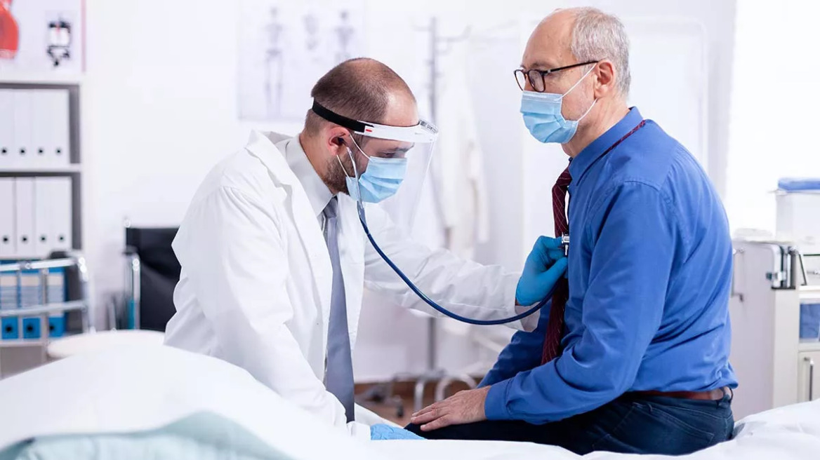 Κορωνοϊός: Γιατί χρειάζεται καρδιολογικός έλεγχος μετά τη λοίμωξη – O ειδικός απαντά