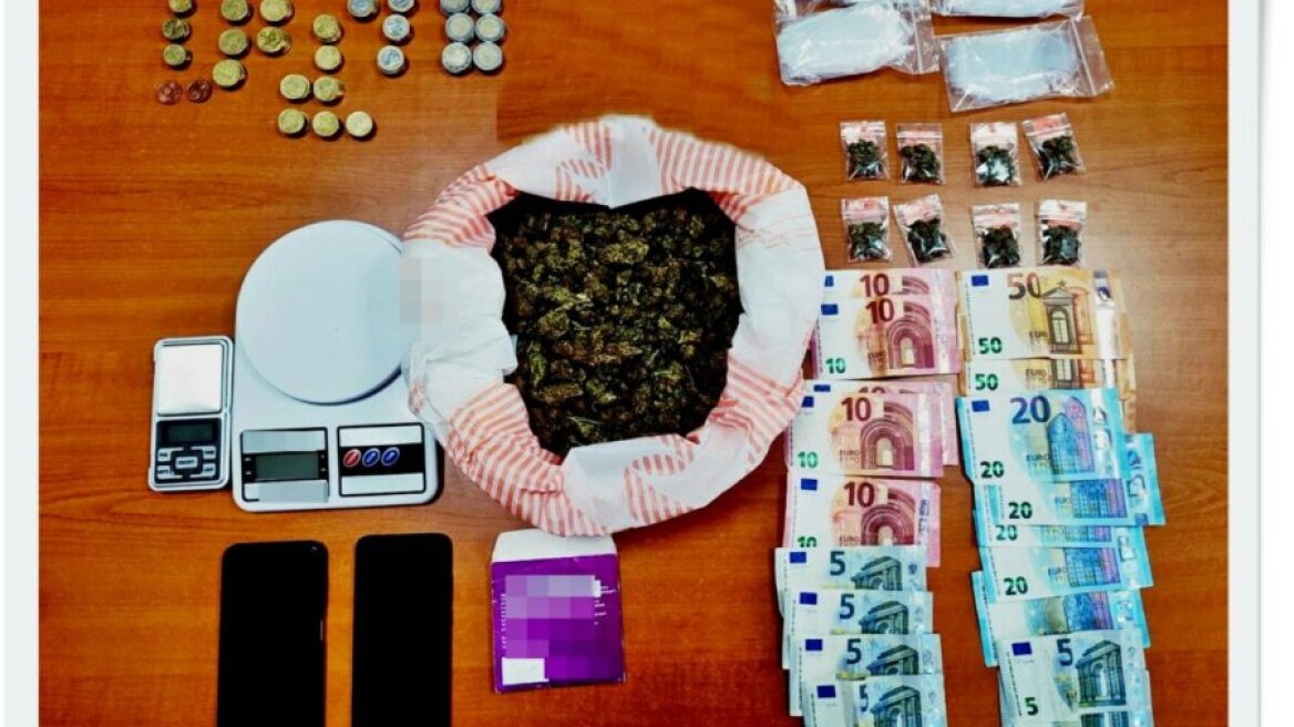 Οινόφυτα: Αλλοδαπός πωλούσε «φιξάκια» με κάνναβη 