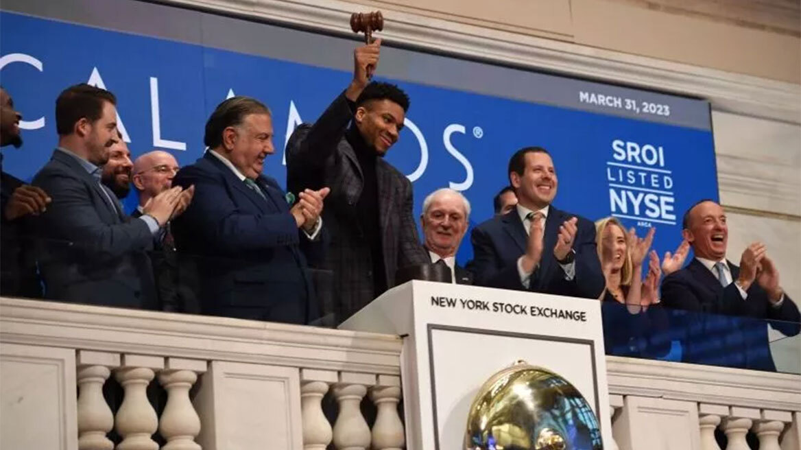 Ο Γιάννης Αντετοκούνμπο στην Wall Street – Χτύπησε το κουδούνι για το «πράσινο» fund (pics)