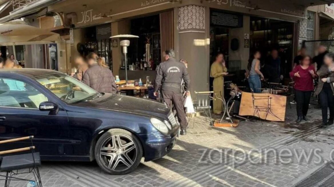 Τρόμος στα Χανιά: Ηλικιωμένος οδηγός έπεσε πάνω σε καφετέρια - Στο νοσοκομείο δύο τραυματίες