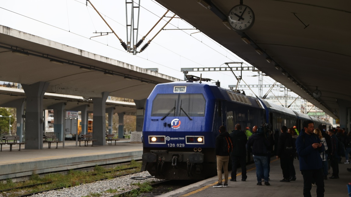 «Νεοδημοκράτες παριστάνουν τους επιβάτες στα τρένα» λέει ο ΣΥΡΙΖΑ - Για «αθλιότητες» μιλά ο συντονιστής Διεθνών Σχέσεων της ΝΔ