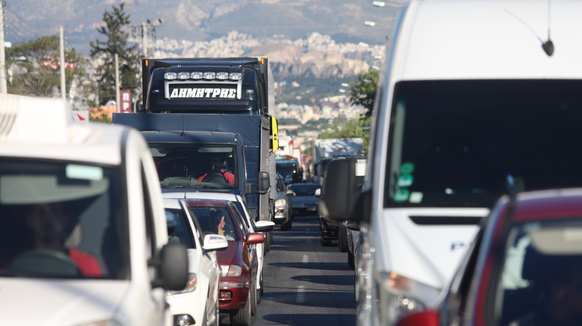 Κίνηση στους δρόμους: Βελτιωμένη η εικόνα στη λεωφόρο Αθηνών - Παραμένει το πρόβλημα στον Κηφισό