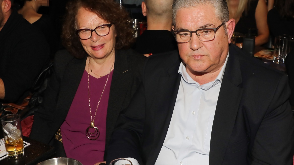 Δημήτρης Κουτσούμπας: Σπάνια βραδινή έξοδος με την σύζυγό του - Δείτε φωτογραφίες