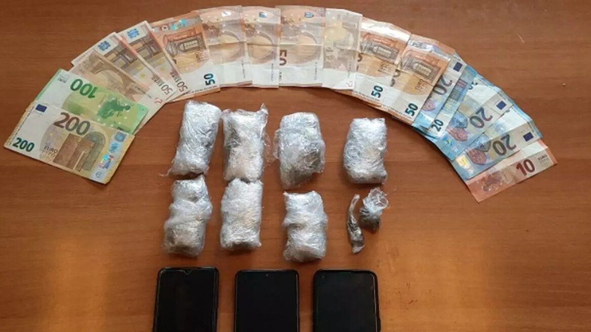 Κρήτη: Δύο Σύροι και ένας Αιγύπτιος πιάστηκαν επ' αυτοφώρω σε διακίνηση ναρκωτικών