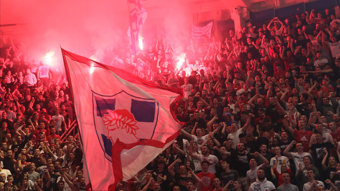 Ολυμπιακός: Οι οπαδοί του Ερυθρού Αστέρα τραγουδούσαν «είσαι στο μυαλό κάτι μαγικό» - Δείτε βίντεο